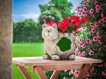 Dekorácia MagicHome, Mačka s kvetináčom, keramika, 30x25,5x26,5 cm