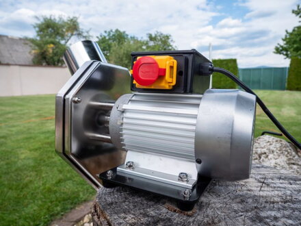 Drvič Strend Pro EFC-2, na ovocie, 550 W, 1 lit., 200 kg/hod., 43x22x33 cm Drvič Strend Pro EFC-2, na ovocie, 550 W, 1 lit., 200 kg/hod., 43x22x33 cm