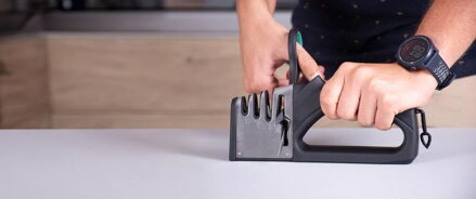 Ostrič MagicHome, na nožnice a kuchynské nože, brúska, 4v1, čierny