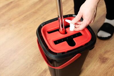 Mop QuickShine MagicHome, plochý, s 8 lit. žmýkacím vedrom