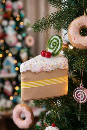 Dekorácia MagicHome, koláčik, hnedý, 13x9x15 cm, závesný