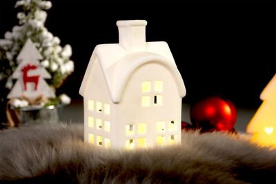Dekorácia MagicHome, Domček, LED, biely, porcelán, 8,7x7,3x15,3 cm Dekorácia MagicHome, Domček, LED, biely, porcelán, 8,7x7,3x15,3 cm